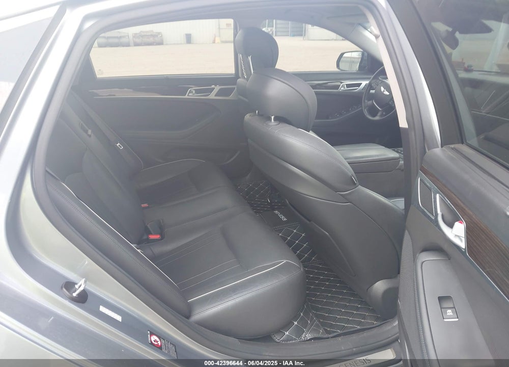2015 HYUNDAI GENESIS 3.8 VIN: KMHGN4JE5FU084377