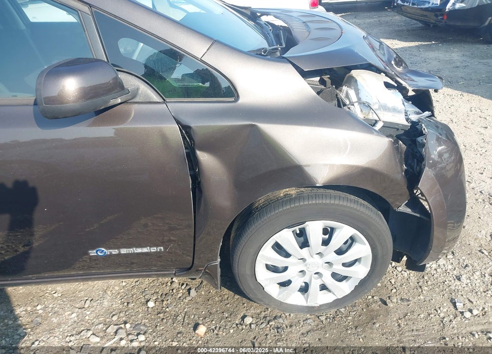 2016 NISSAN LEAF VIN: 1N4AZ0CP7GC305559