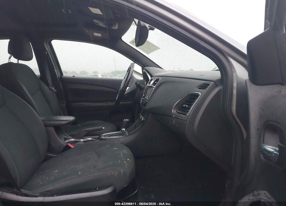 2012 CHRYSLER 200 VIN: 1C3CCBCB2CN142794