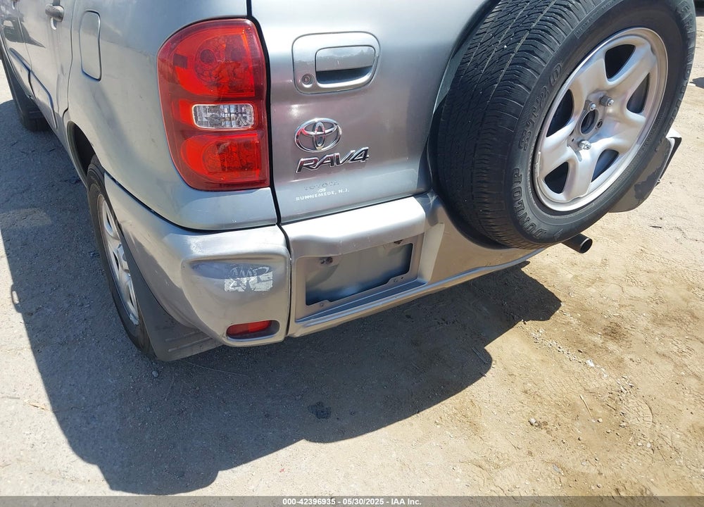2004 TOYOTA RAV4 VIN: JTEGD20V040044561