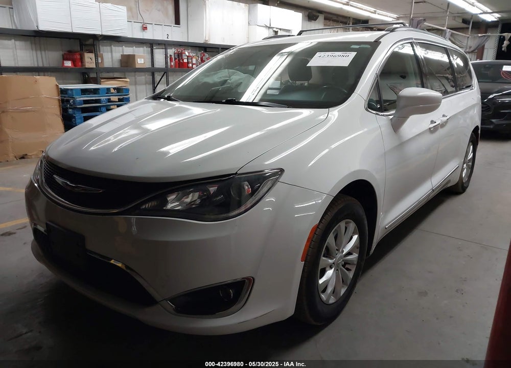 2017 CHRYSLER PACIFICA TOURING L VIN: 2C4RC1BG1HR683133