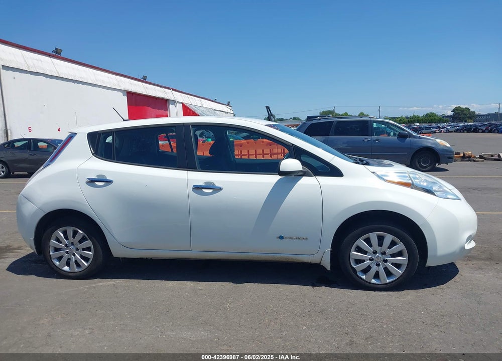 2015 NISSAN LEAF S VIN: 1N4AZ0CP8FC303950