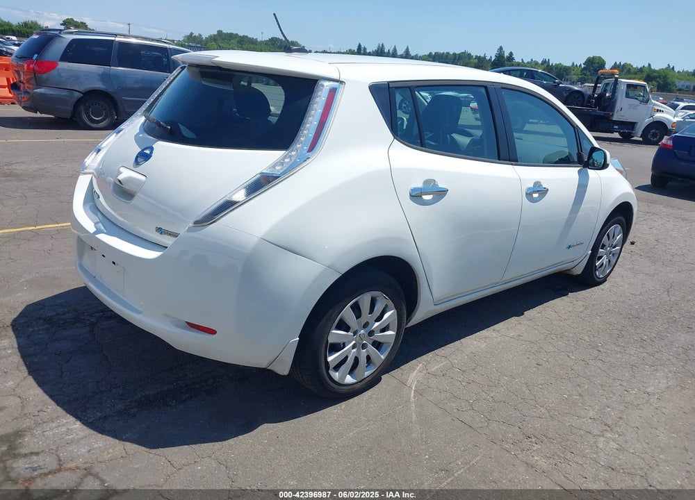2015 NISSAN LEAF S VIN: 1N4AZ0CP8FC303950