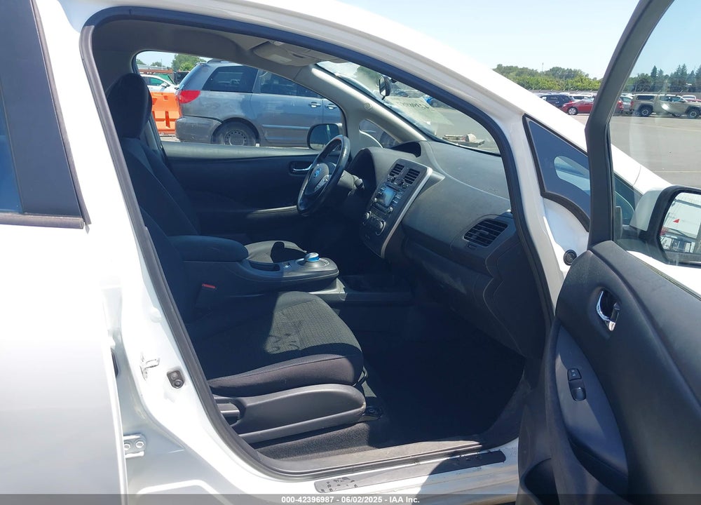 2015 NISSAN LEAF S VIN: 1N4AZ0CP8FC303950