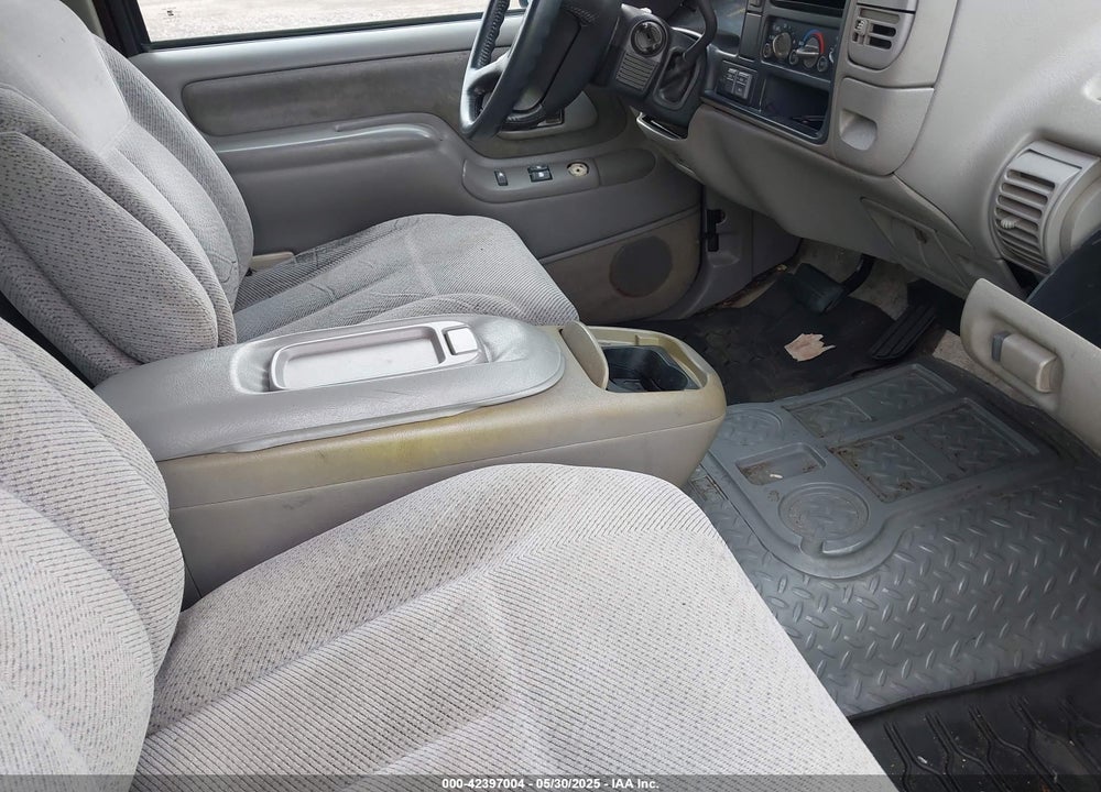 1996 CHEVROLET TAHOE K1500 VIN: 3GNEK18R1TG132071