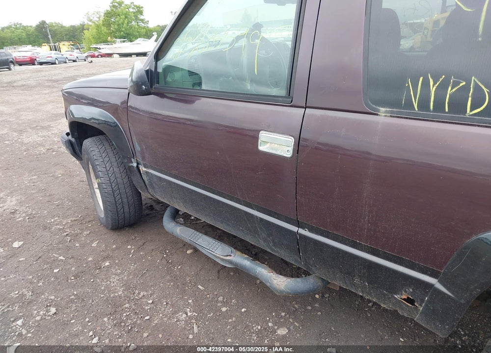 1996 CHEVROLET TAHOE K1500 VIN: 3GNEK18R1TG132071