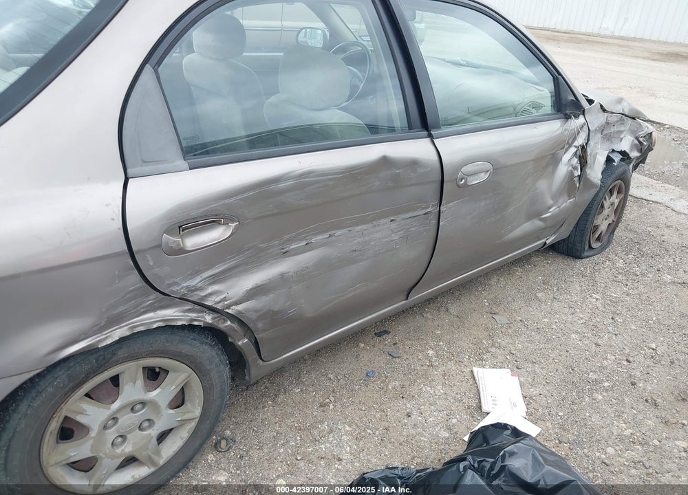 2002 KIA SPECTRA LS VIN: KNAFB121825151638