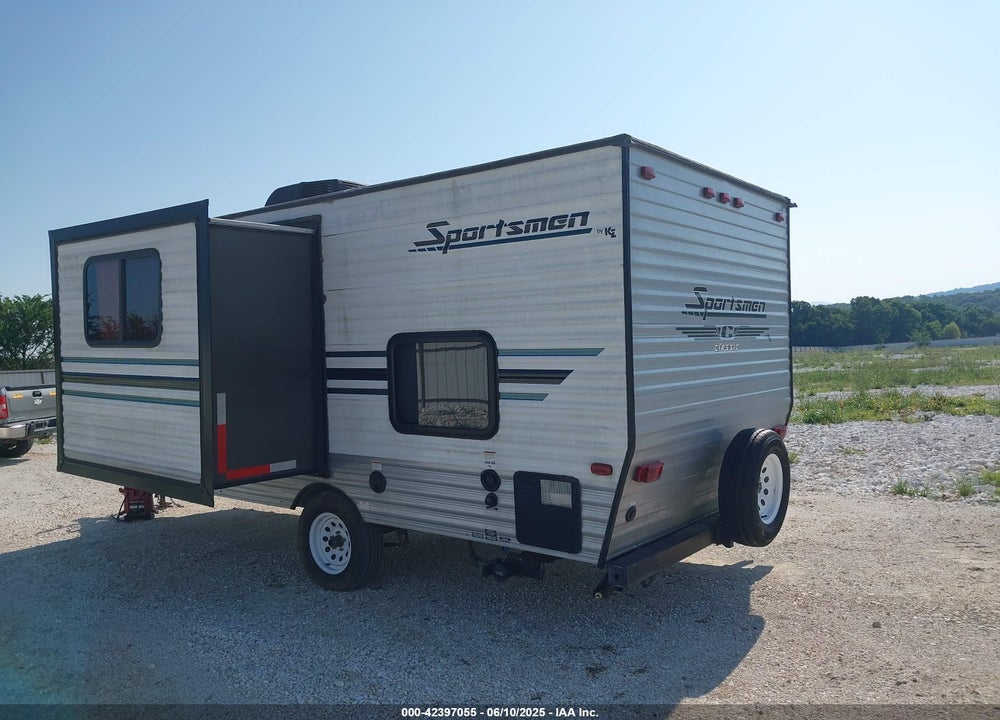 2016 KEYSTONE --- VIN: 4EZTK1919G4077282
