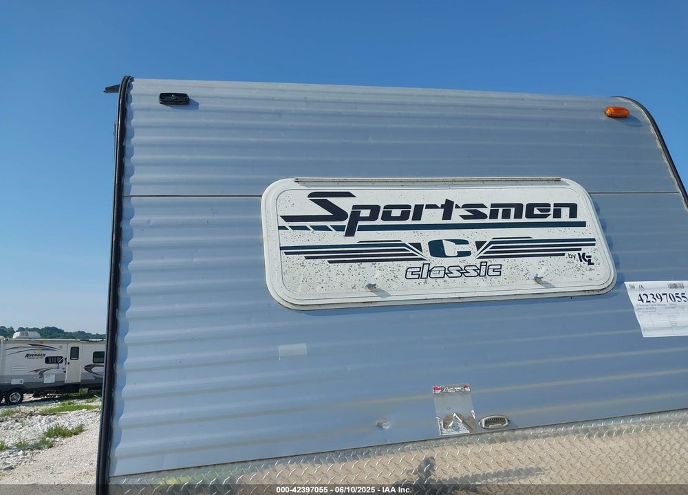 2016 KEYSTONE --- VIN: 4EZTK1919G4077282