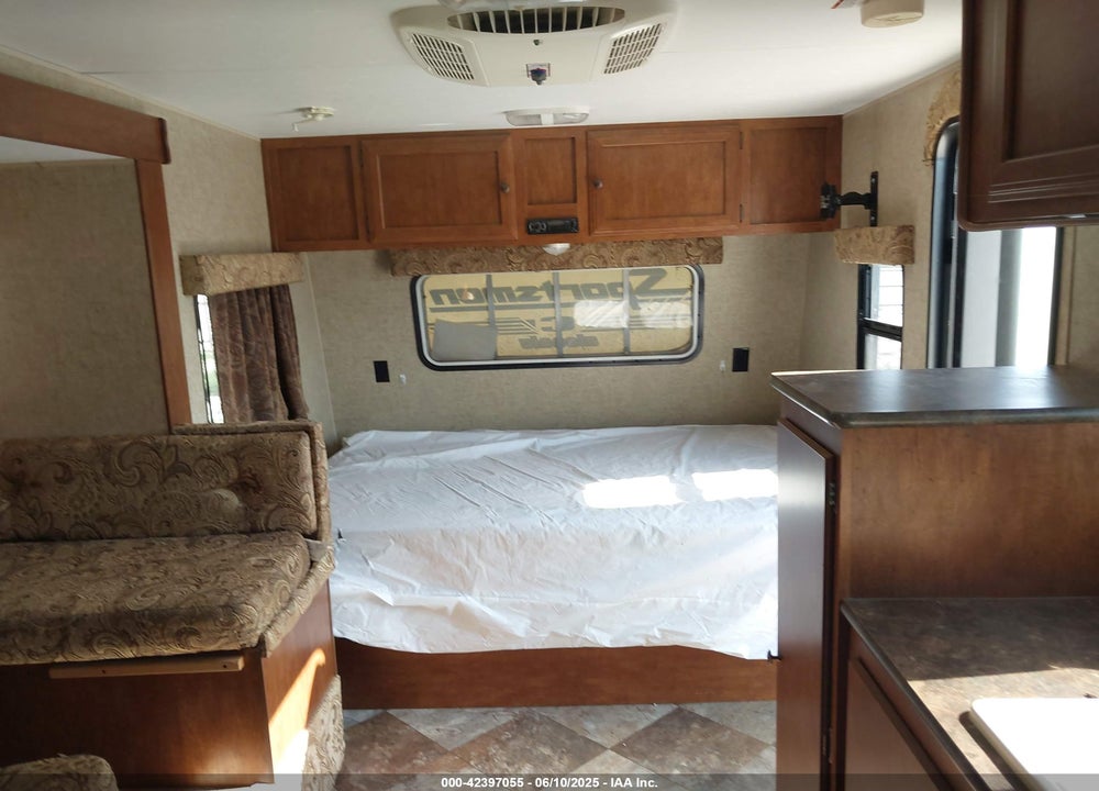 2016 KEYSTONE --- VIN: 4EZTK1919G4077282
