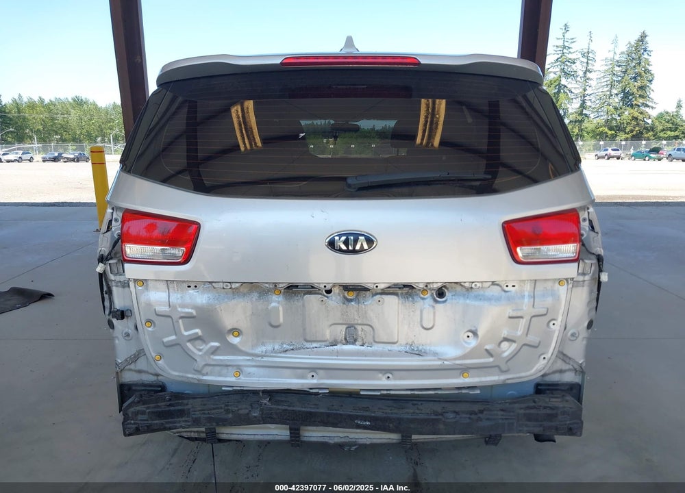 2017 KIA SEDONA VIN: KNDMA5C15H6258927