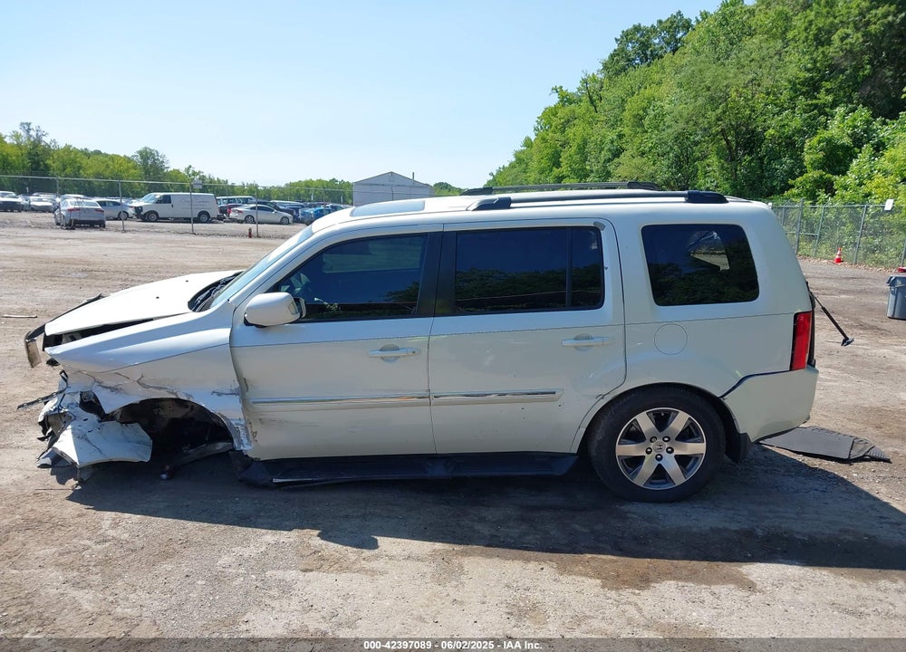 2014 HONDA PILOT VIN: 5FNYF4H96EB054214