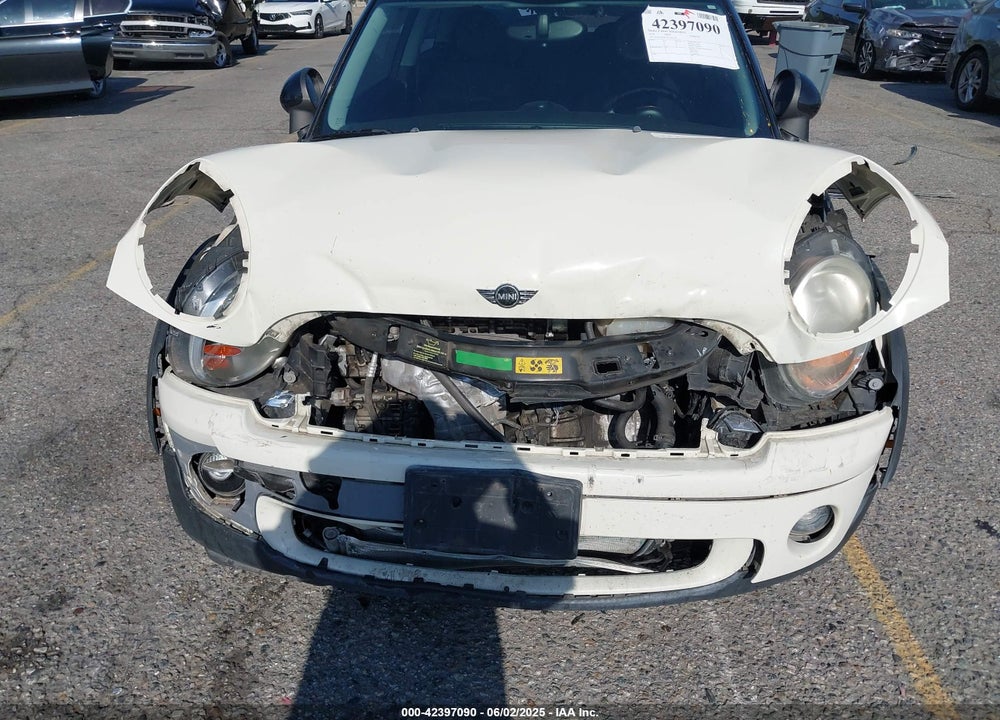 2010 MINI COOPER VIN: WMWMF3C52ATZ62130