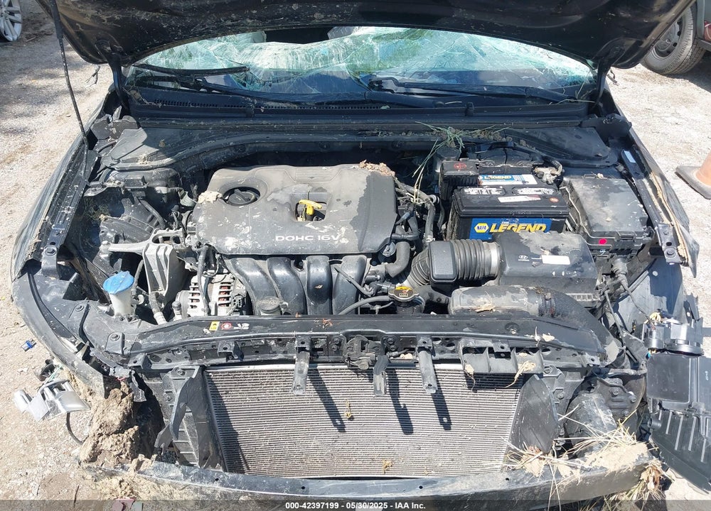 2017 HYUNDAI ELANTRA VIN: KMHD84LF9HU359011