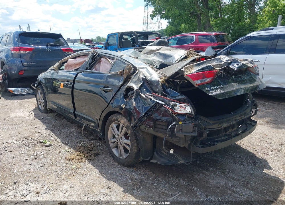 2017 HYUNDAI ELANTRA VIN: KMHD84LF9HU359011