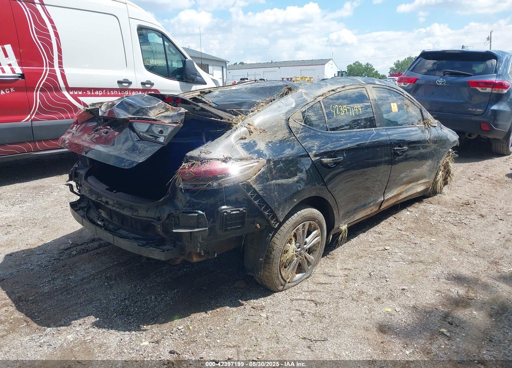 2017 HYUNDAI ELANTRA VIN: KMHD84LF9HU359011