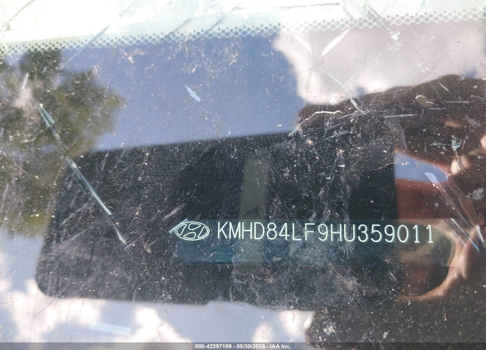 2017 HYUNDAI ELANTRA VIN: KMHD84LF9HU359011