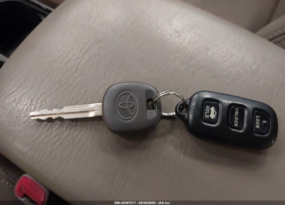 2005 TOYOTA CAMRY LE V6 VIN: 4T1BF30K05U102517