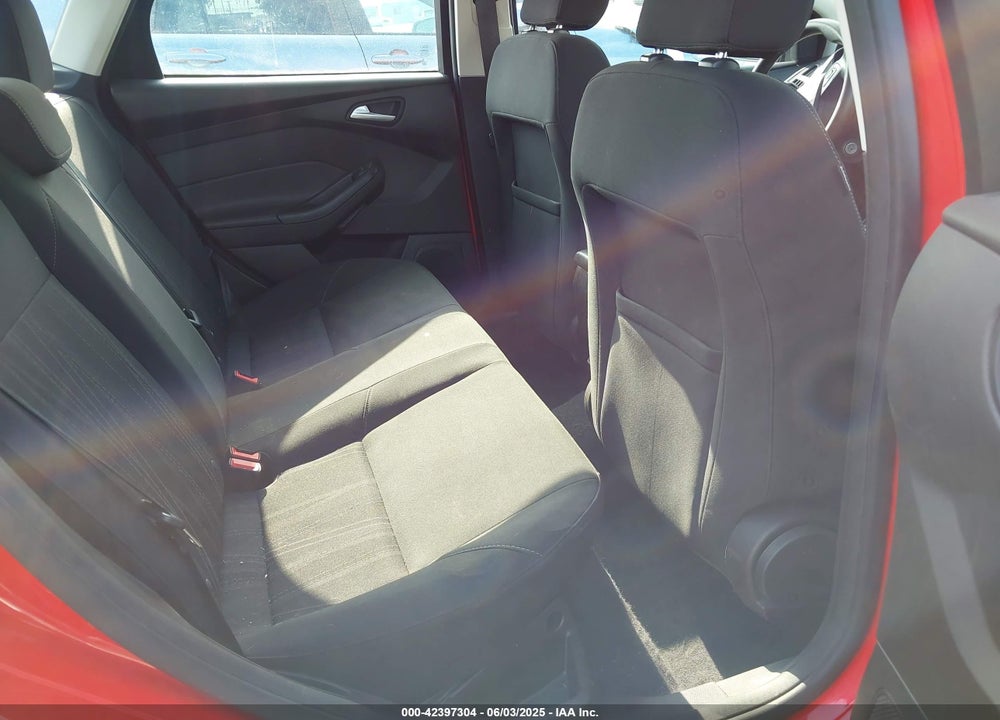 2016 FORD FOCUS SE VIN: 1FADP3F26GL271263