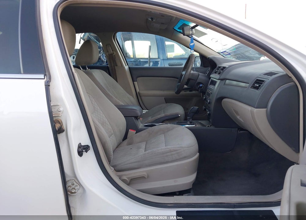 2010 FORD FUSION SE VIN: 3FAHP0HA1AR295211