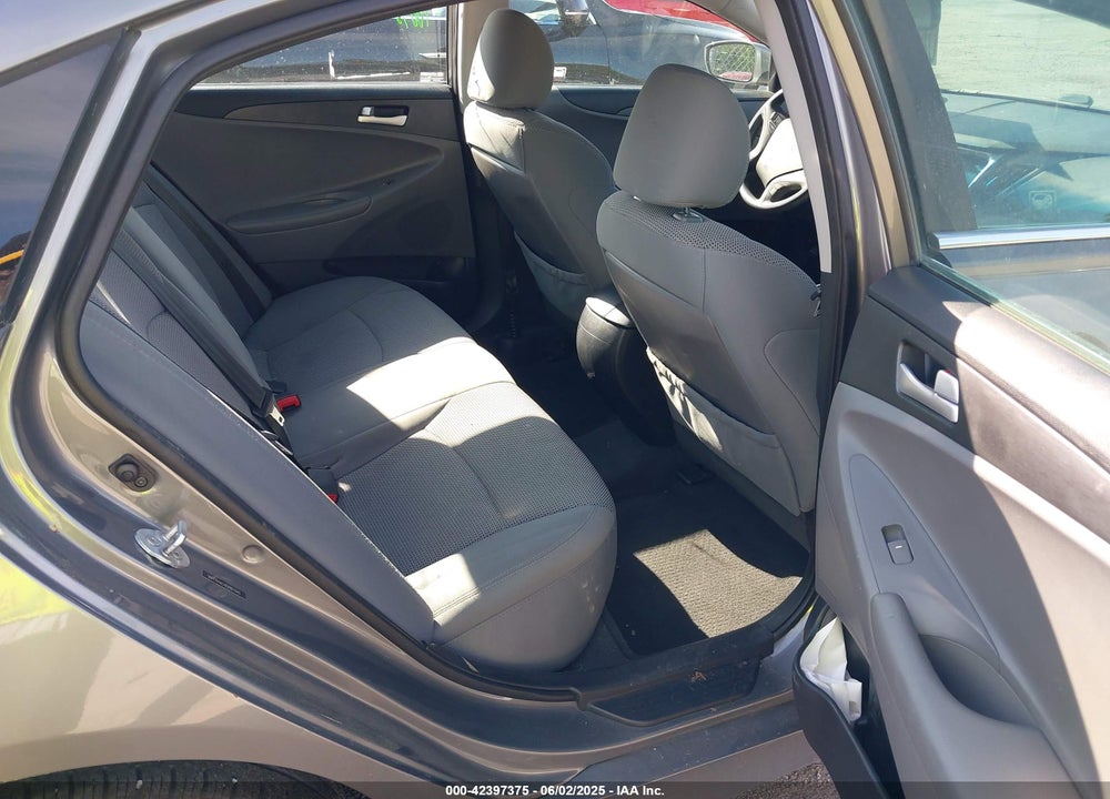 2014 HYUNDAI SONATA GLS VIN: 5NPEB4AC4EH861840