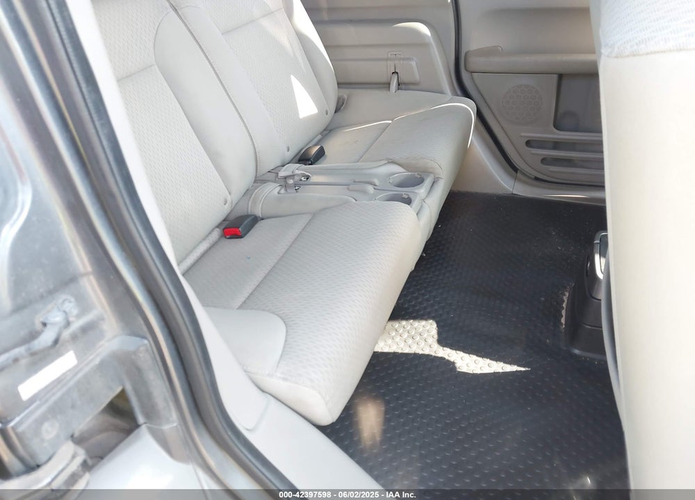 2010 HONDA ELEMENT VIN: 5J6YH1H70AL002523