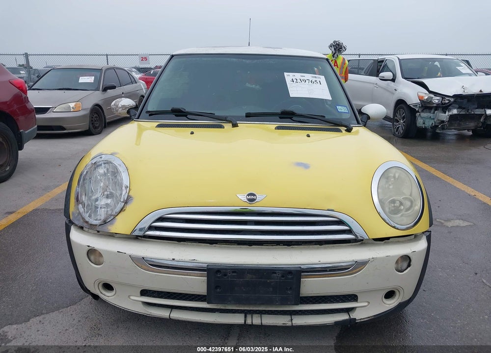 2005 MINI COOPER VIN: WMWRC33505TK62367