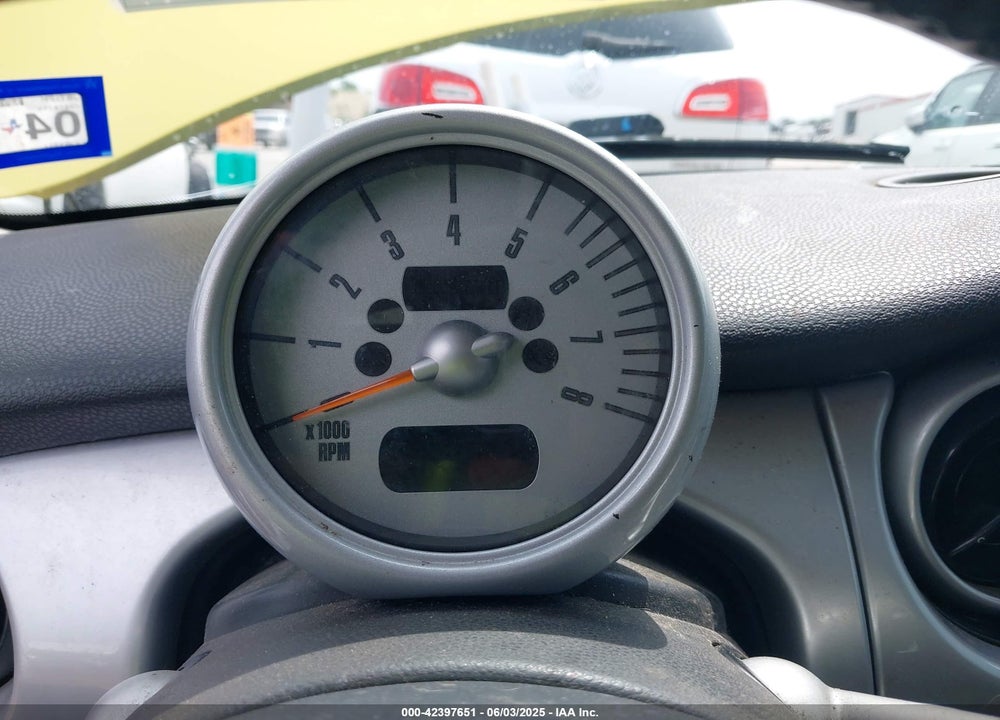 2005 MINI COOPER VIN: WMWRC33505TK62367