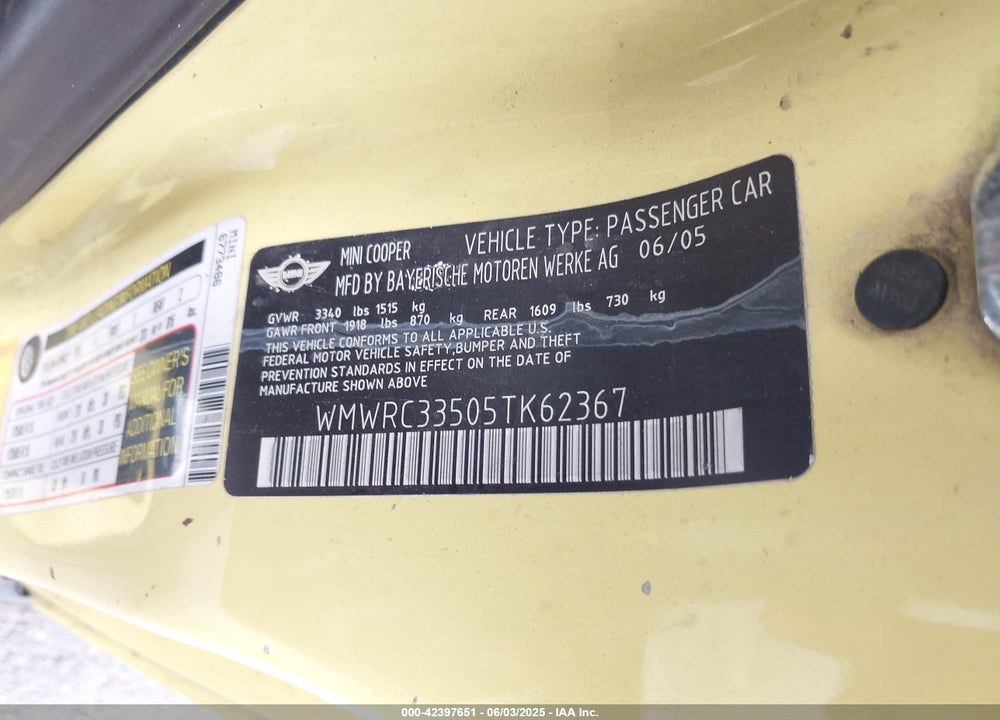 2005 MINI COOPER VIN: WMWRC33505TK62367