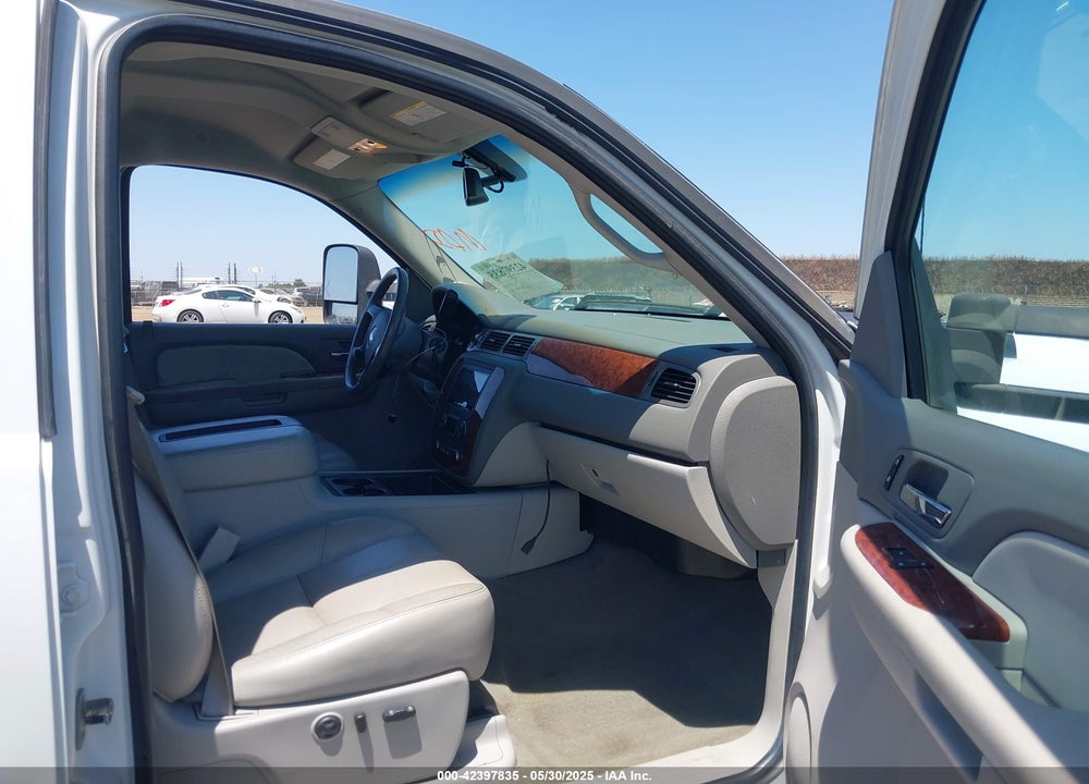 2008 CHEVROLET SILVERADO 2500HD VIN: 1GCHK23648F185560