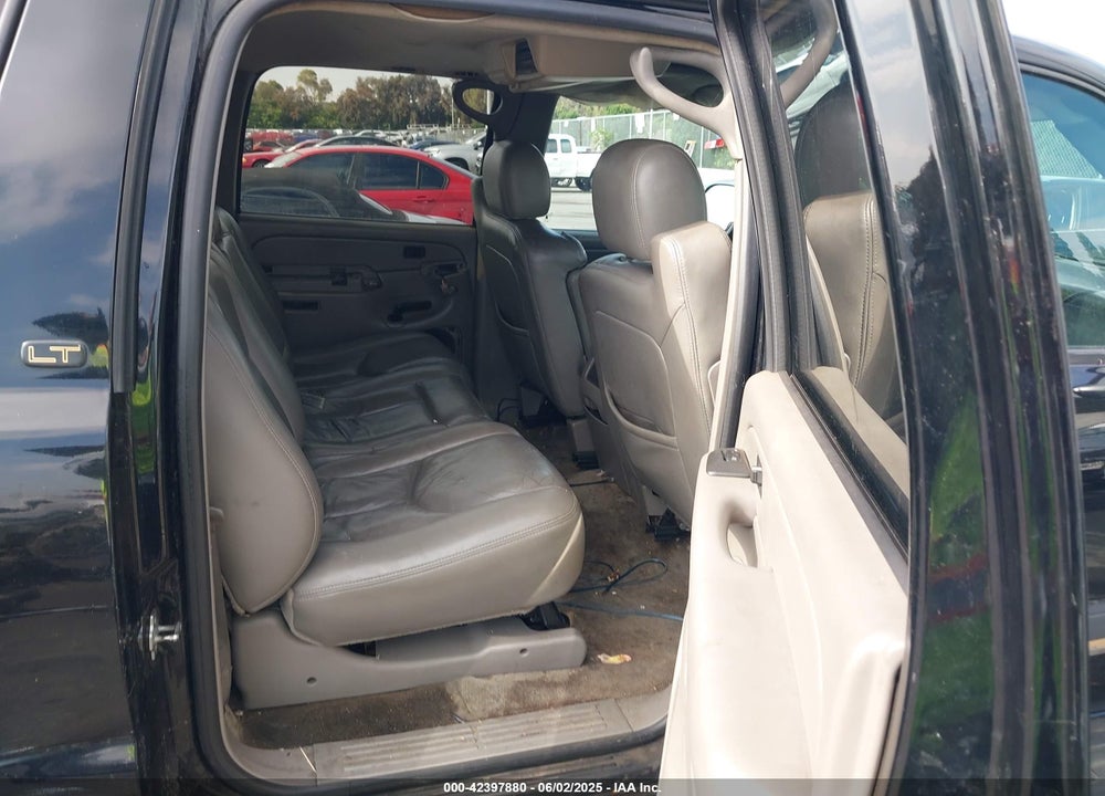 2004 CHEVROLET SUBURBAN 1500 LT VIN: 3GNEC16T74G283784