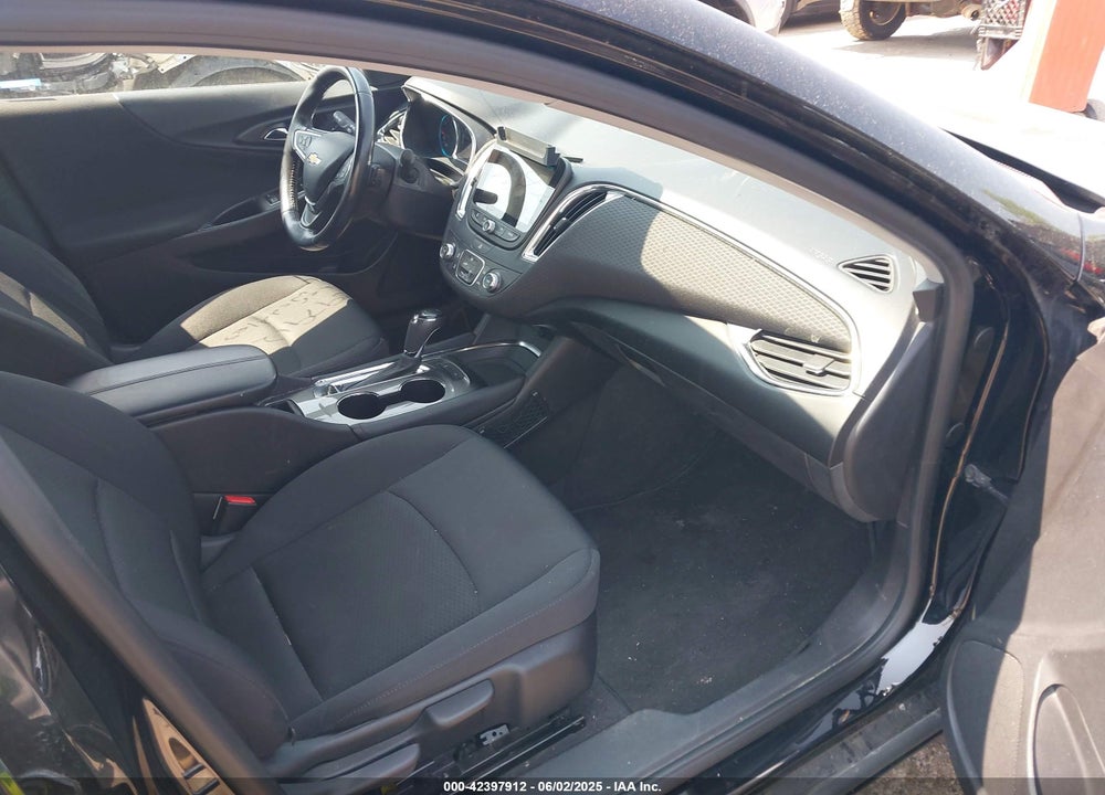 2016 CHEVROLET MALIBU VIN: 1G1ZE5STXGF213955