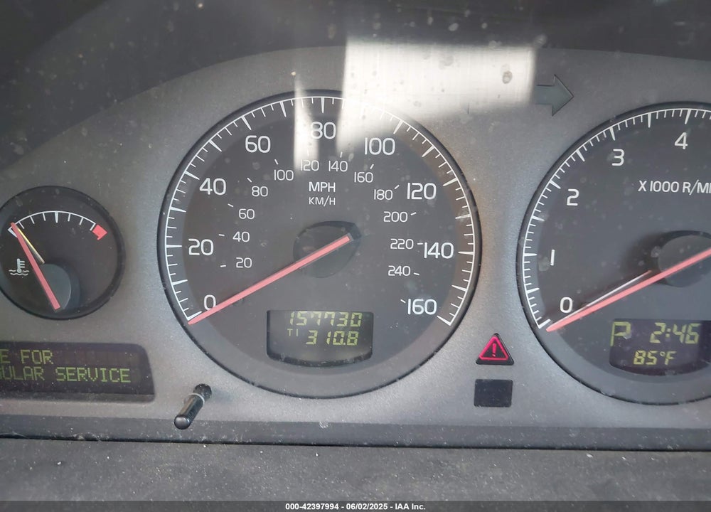 2002 VOLVO V70 XC VIN: YV1SZ58D021056336