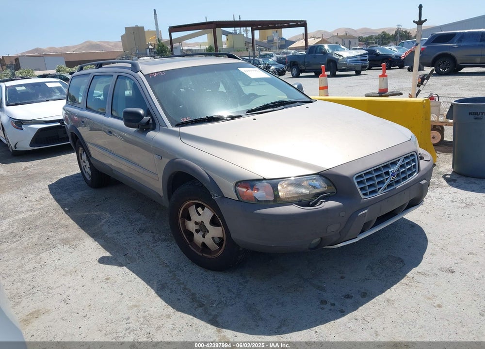 2002 VOLVO V70 XC VIN: YV1SZ58D021056336