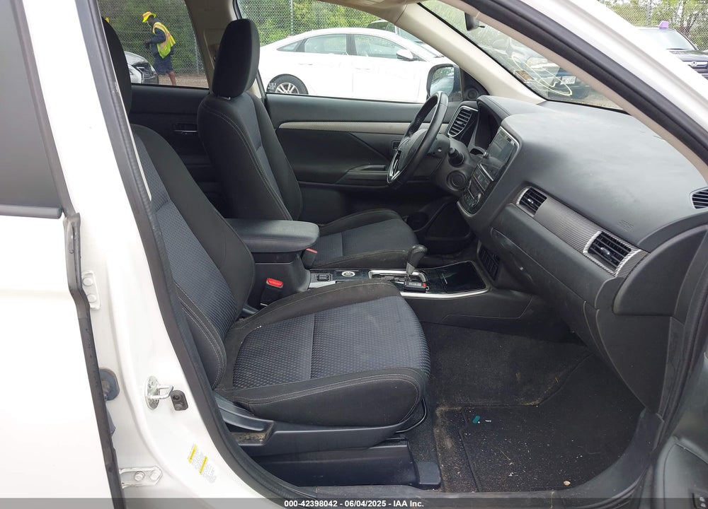 2017 MITSUBISHI OUTLANDER VIN: JA4AZ3A33HZ045357