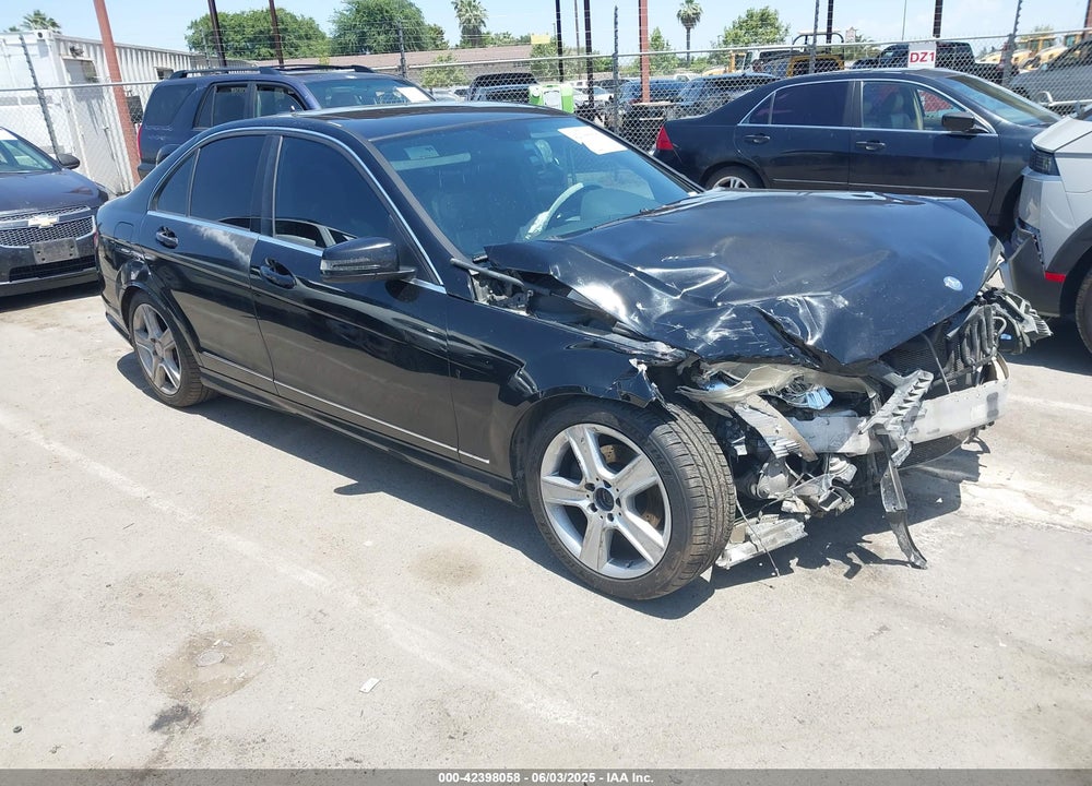 2011 MERCEDES-BENZ C 300 LUXURY/SPORT VIN: WDDGF5EBXBA523310