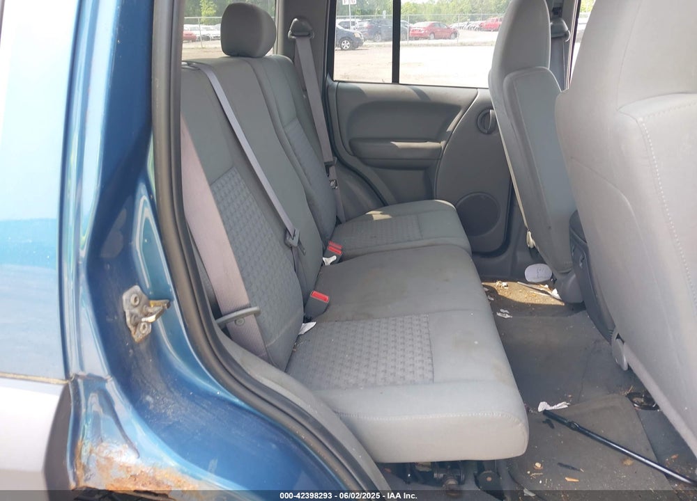 2006 JEEP LIBERTY VIN: 1J4GL48K16W152159