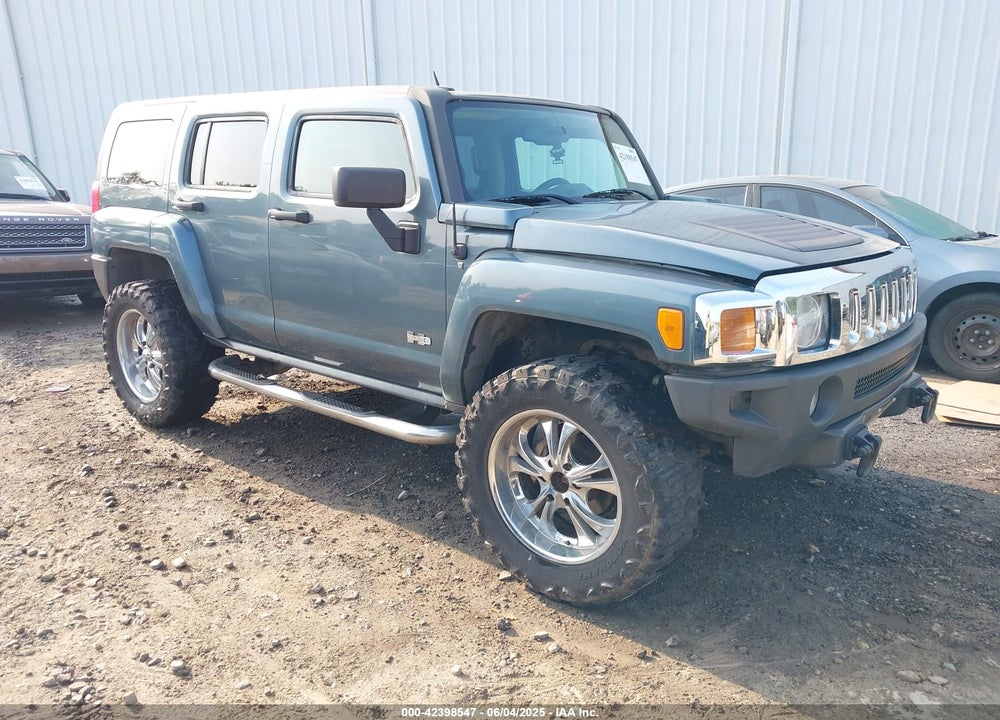2007 HUMMER H3 SUV VIN: 5GTDN13E578185716