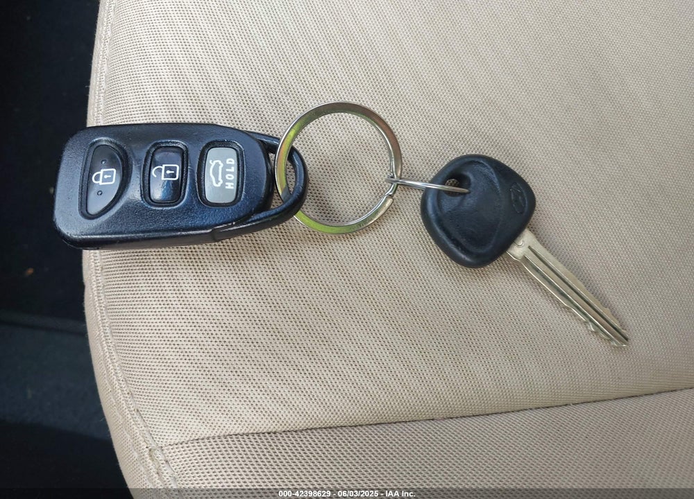 2013 HYUNDAI ELANTRA GLS VIN: 5NPDH4AE7DH261937