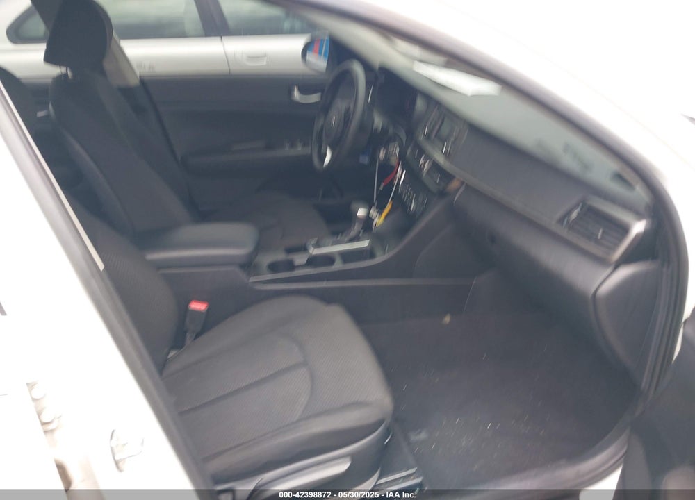 2016 KIA OPTIMA VIN: KNAGT4L32G5103692