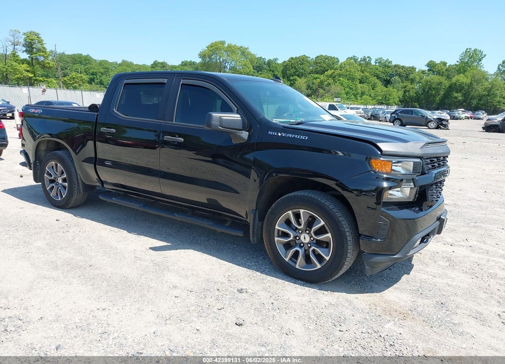 2020 CHEVROLET SILVERADO 1500 4WD SHORT BED CUSTOM VIN: 3GCPYBEK7LG247108