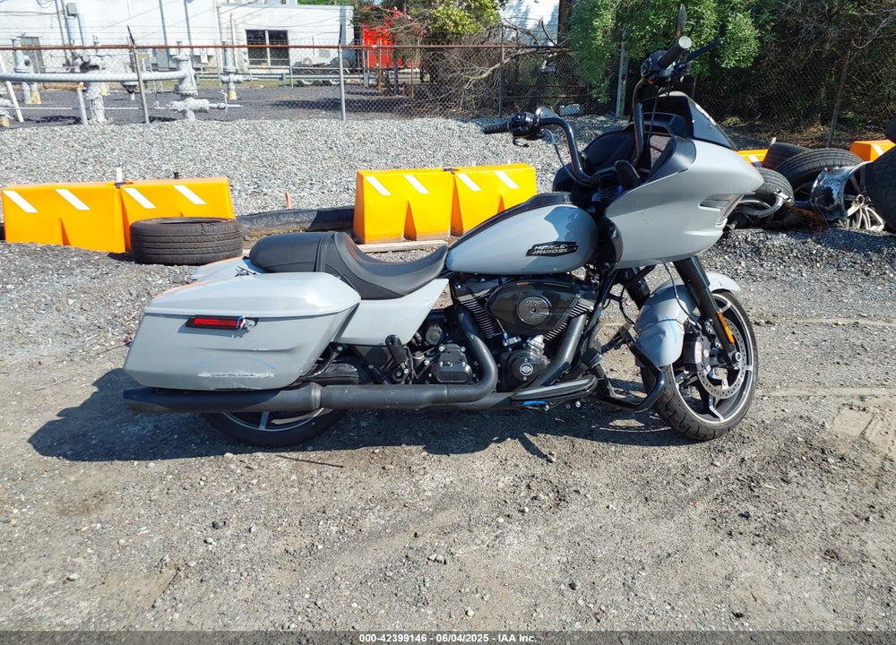 2024 HARLEY-DAVIDSON FLTRX VIN: 1HD1KH715RB634206