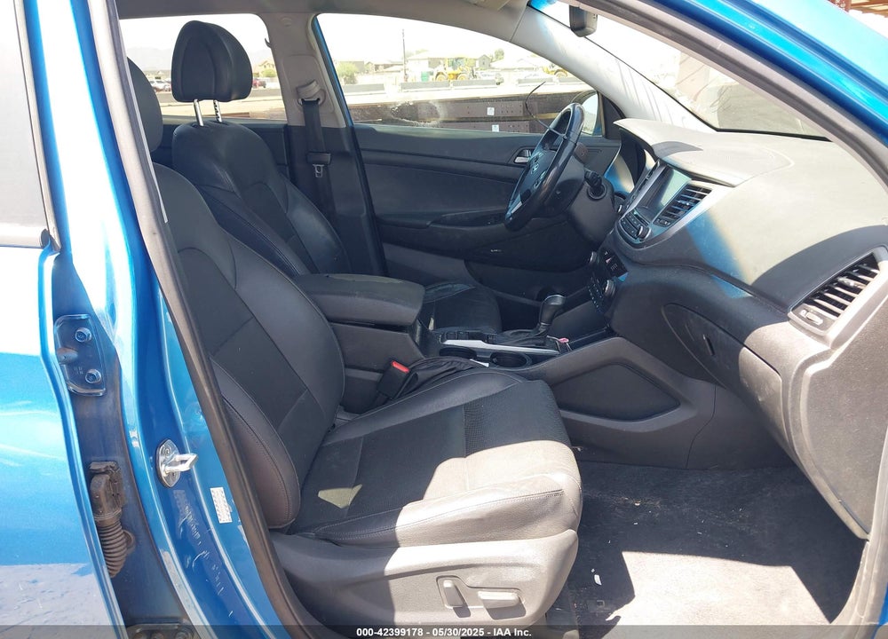 2017 HYUNDAI TUCSON SE PLUS VIN: KM8J33A41HU525714