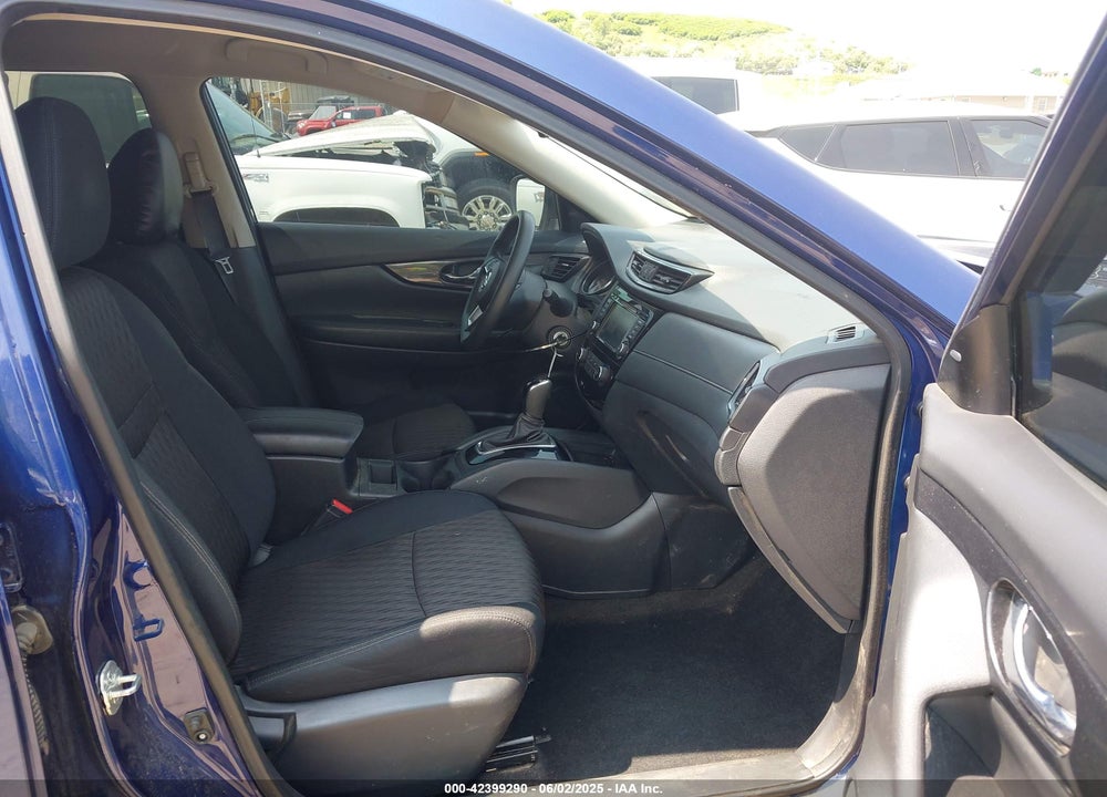 2018 NISSAN ROGUE VIN: 5N1AT2MV0JC717118