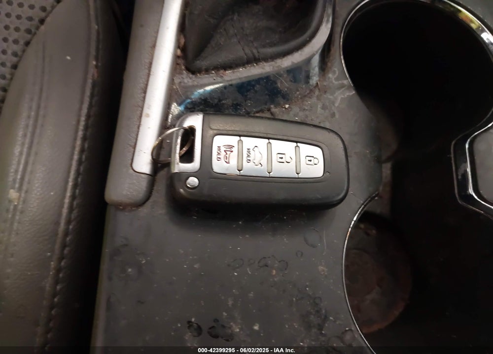2011 HYUNDAI SONATA SE VIN: 5NPEC4AC6BH020238