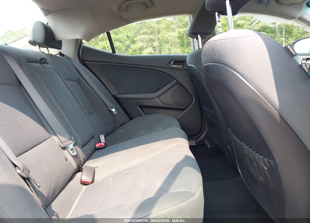 2015 KIA OPTIMA LX VIN: KNAGM4A72F5627037