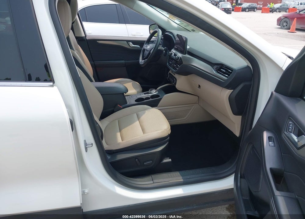 2022 FORD ESCAPE VIN: 1FMCU9J91NUA27366