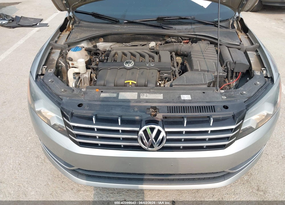 2013 VOLKSWAGEN PASSAT VIN: 1VWCM7A35DC062742