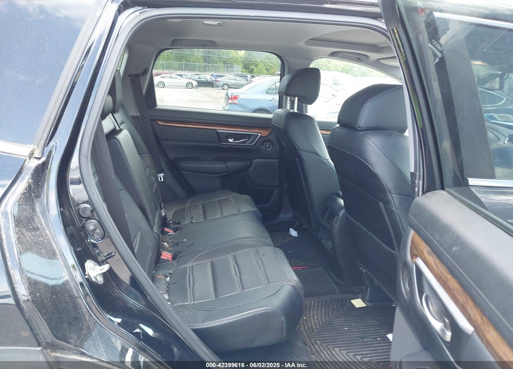 2018 HONDA CR-V VIN: 2HKRW2H81JH672200
