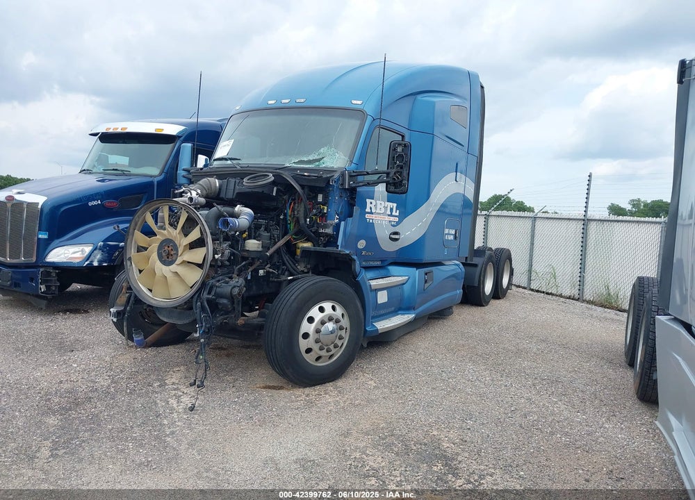 2015 KENWORTH T680 T680 VIN: 1XKYDP9X2FJ384340